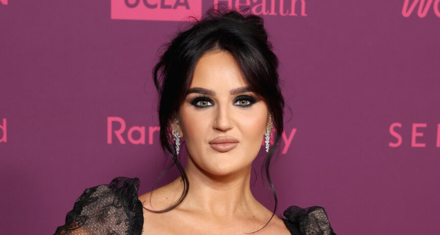 La star di Tiktok Mikayla Nogueira rivela il marito Cody Hawken è in riabilitazione dopo aver recuperato nel 2024
