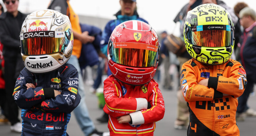 I conducenti di Mini Formula 1 rubano lo spettacolo al Grand Prix giapponese, 1 incontra il loro vero pilota!