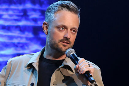 Nate Bargatze per ospitare Emmy Awards 2025