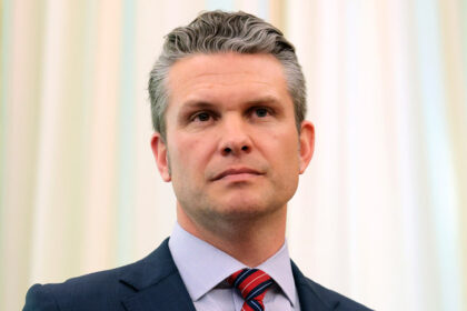 Donald Trump reagisce a Pete Hegseth presumibilmente perdendo informazioni più sensibili sulla chat del segnale con moglie e fratello
