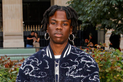 Rema ha chiamato per la sincronizzazione delle labbra durante il set di "disastroso" a Coachella 2025