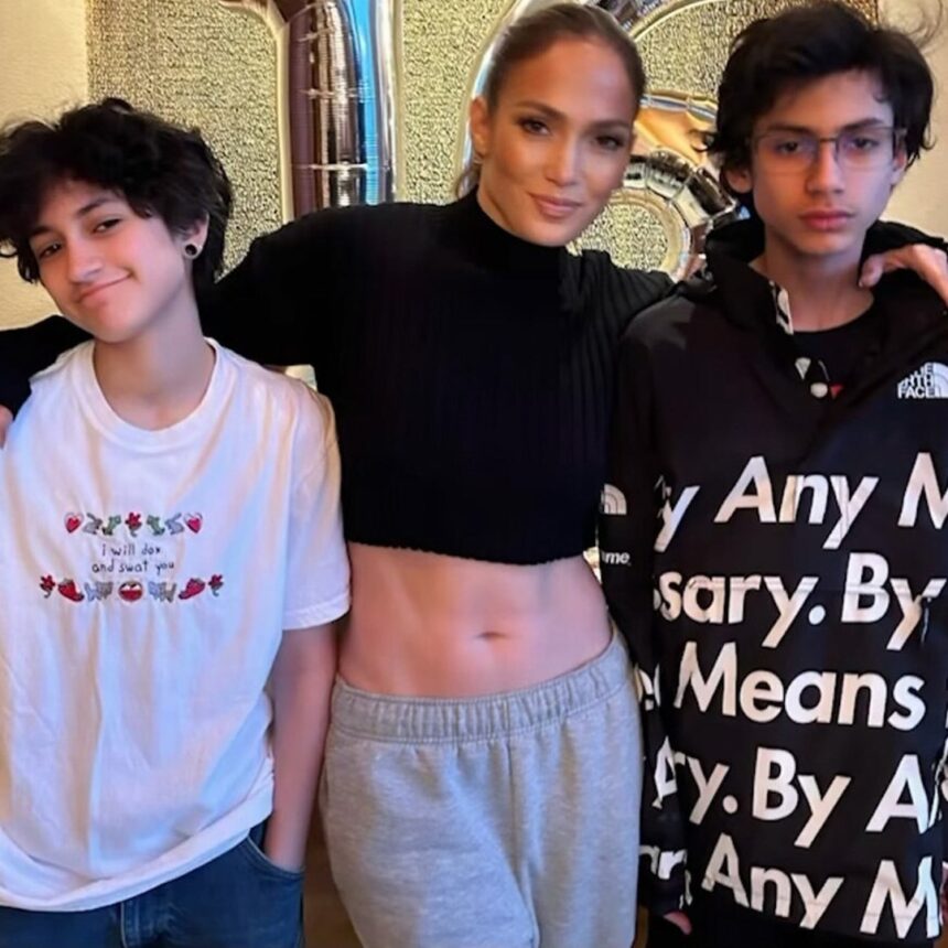 Jennifer Lopez, Twins Max & Emme Pasqua Photo