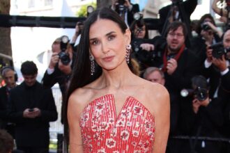 Demi Moore debutta la trasformazione dei capelli del lob