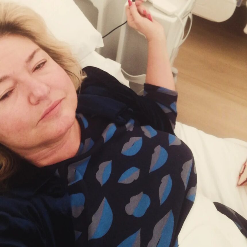 ''Improvvisi dolori fortissimi'': la conduttrice Monica Setta ricoverata e operata d'urgenza, foto e cosa le è successo - Gossip.it