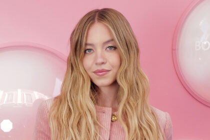 Sydney Sweeney è carino in Pink all'evento Laneige a Los Angeles dopo aver promosso il nuovo film al Cinemacon