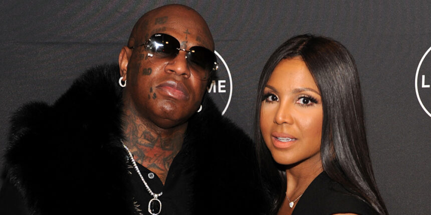 Toni Braxton e Birdman si sono sposati segretamente l'anno scorso, hanno chiesto il divorzio 2 settimane dopo e hanno licenziato il divorzio a gennaio!