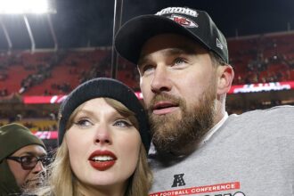 Taylor Swift e Travis Kelce emergono dopo mesi, fanno una rara apparizione come un ...