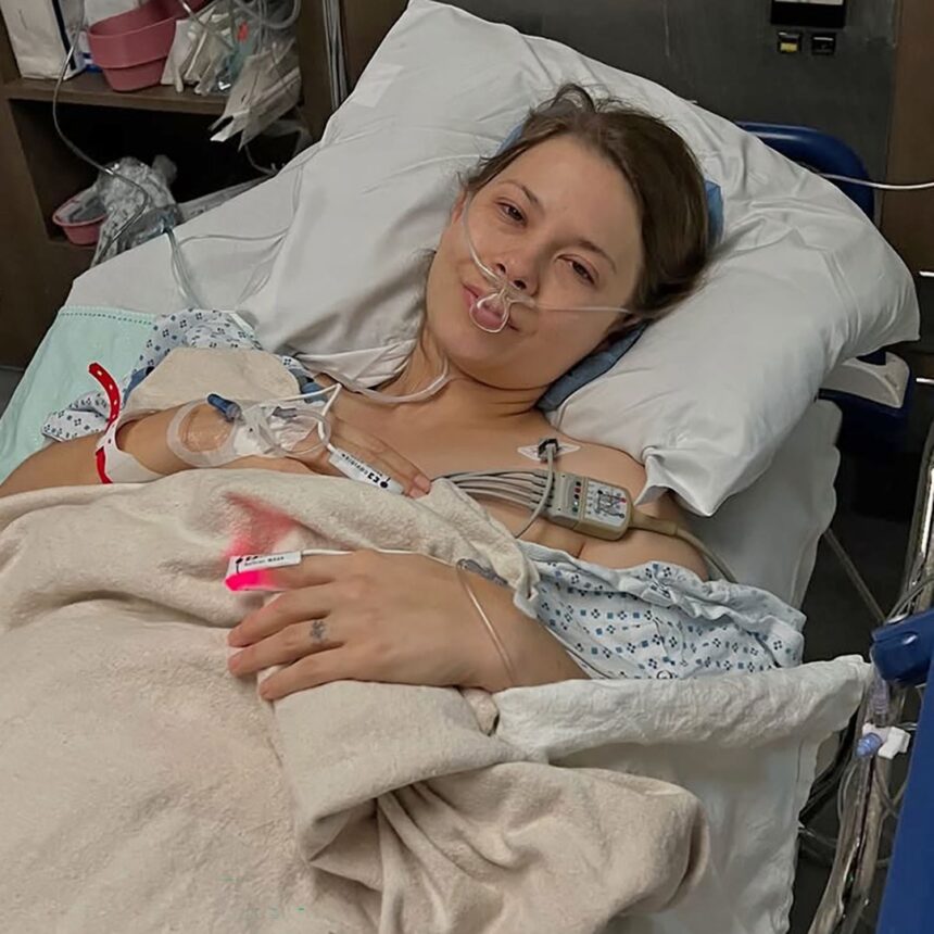 Bindi Irwin condivide l'aggiornamento sulla "guarigione" 2 settimane dopo l'intervento di emergenza