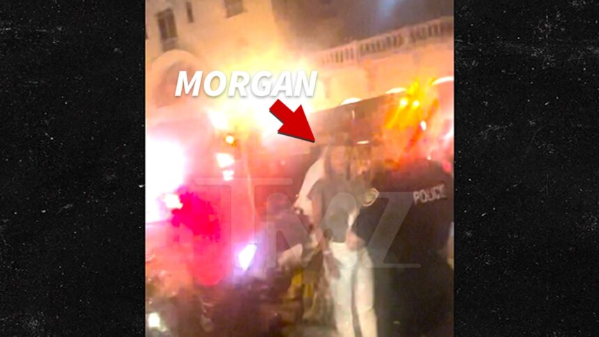 "Rhony" Sonja Morgan emozionante prima di lasciare il ristorante della Florida in ambulanza