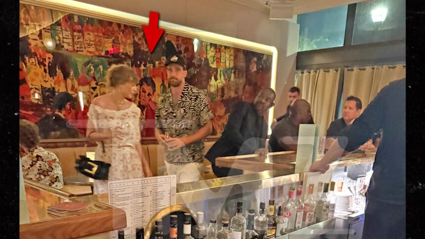 Taylor Swift e Travis Kelce sono stati avvistati in Florida Date Night