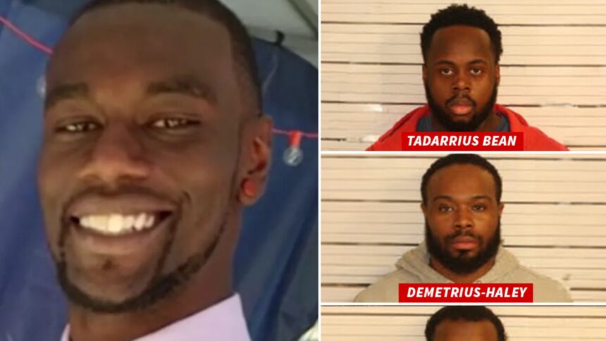 Gli ex agenti di polizia di Memphis hanno assolto nei pneumatici Nichols.
