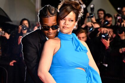 A $ AP Rocky abbraccia la pancia incinta di Rihanna sul tappeto rosso Film Festival di Cannes