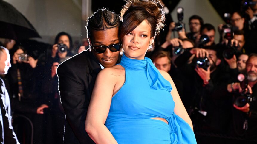 A $ AP Rocky abbraccia la pancia incinta di Rihanna sul tappeto rosso Film Festival di Cannes