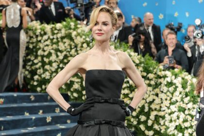 Spiegava la trasformazione dei capelli scuri di Nicole Kidman