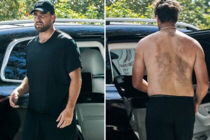 Travis Kelce diventa senza camicia, mette in mostra la pelosa dopo l'allenamento sudato