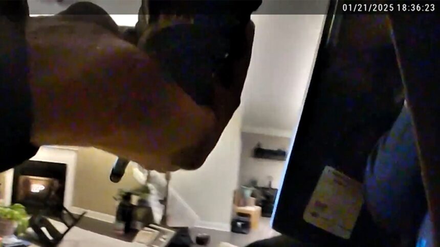 Il nuovo filmato di Body Cam mostra una sparatoria tra polizia e arma di pistole