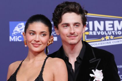L'ex Eiza González di Timothée Chalamet reagisce alla sua storia d'amore di Kylie Jenner