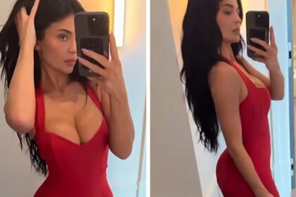 Kylie Jenner mostra il busto in abito rosso basso