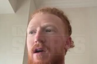 Dustin potrebbe temere che la vita sarebbe stata modificata per sempre dopo l'intervento chirurgico all'esofago