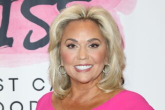 Julie Chrisley che abbandona i capelli biondi per sempre dopo la prigione