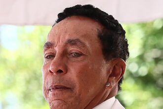 L'avvocato di Smokey Robinson chiama l'assalto sessuale Claim False, shakedown di un'icona