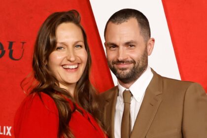 Come Domino Kirke incinta, Penn Badgley si sta preparando per i gemelli