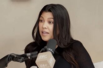 Kourtney Kardashian si interrompe perché i bambini vanno a scuola, lo chiama "obsoleto"