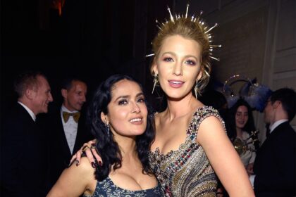 Salma Hayek Friends con Blake Lively, i bambini di Ryan Reynolds