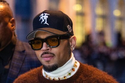 Chris Brown accende i fan dopo aver lasciato un importante suggerimento sui suoi piani per "Breezy Bowl"