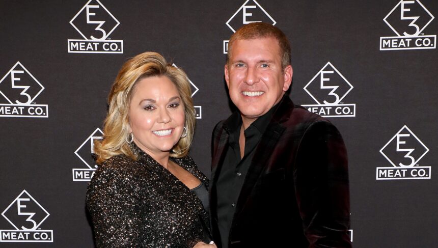 Cosa hanno fatto Todd e Julie Chrisley? Scopri i loro crimini: la vita di Hollywood