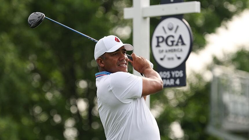 lang="x-default" CHARLOTTE, NC - MAY 16: Jhonattan Vegas hits his tee shot on the first hole during the second round of the PGA Championship at Quail Hollow Club on Friday, May 16, 2025 in Charlotte, North Carolina. (Photo by Scott Taetsch/PGA of America via Getty Images)