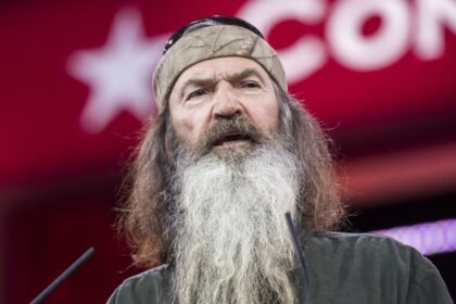 Quanto ha realizzato la star del defunto "Duck Dynasty" - Hollywood Life