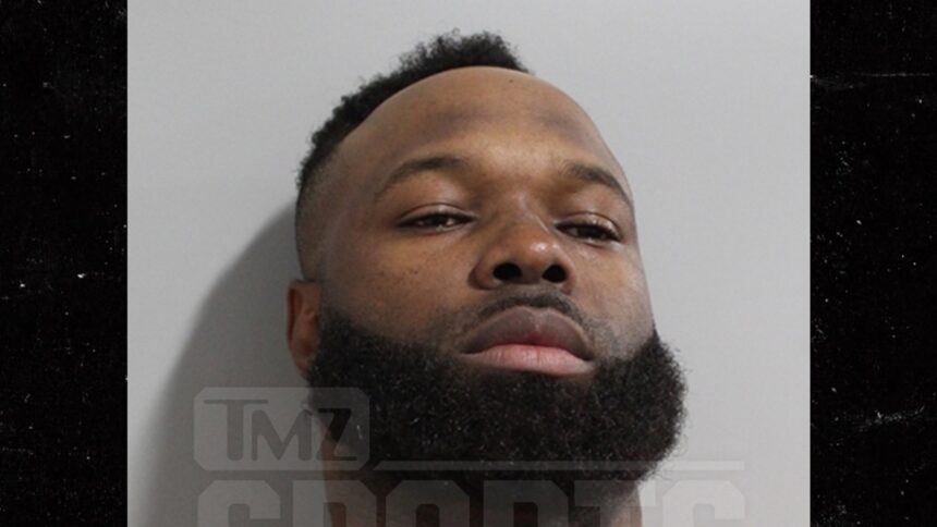 L'ex linebacker della NFL Adarius Taylor è stato arrestato per abuso di minori