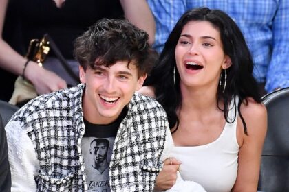 Timothée Chalamet, Kylie Jenner Condividi un bacio a Knicks Game