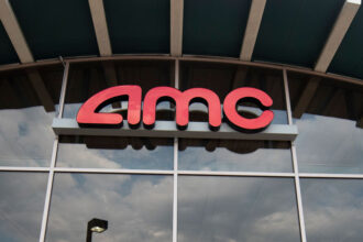 I teatri AMC offrono biglietti per il film a metà prezzo un giorno alla settimana a partire dall'estate 2025