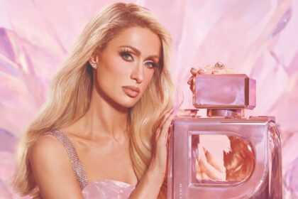 Paris Hilton condivide sulla sua nuovissima fragranza del 30 °, Iconic