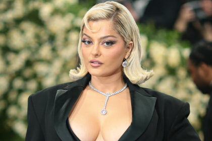 Bebe Rexha rivela la perdita di gravidanza tra le critiche al suo aspetto al Met Gala 2025