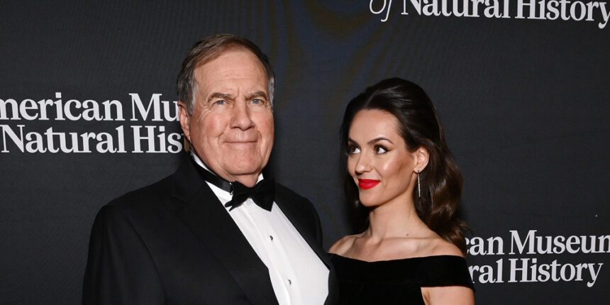 La fidanzata di 24 anni di Bill Belichick, Jordon Hudson, ha detto di essere fidanzati