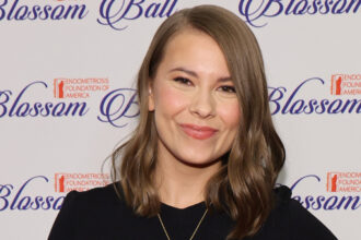 Bindi Irwin spiega perché condivide il viaggio di salute con i fan due settimane dopo la rottura dell'Appendice