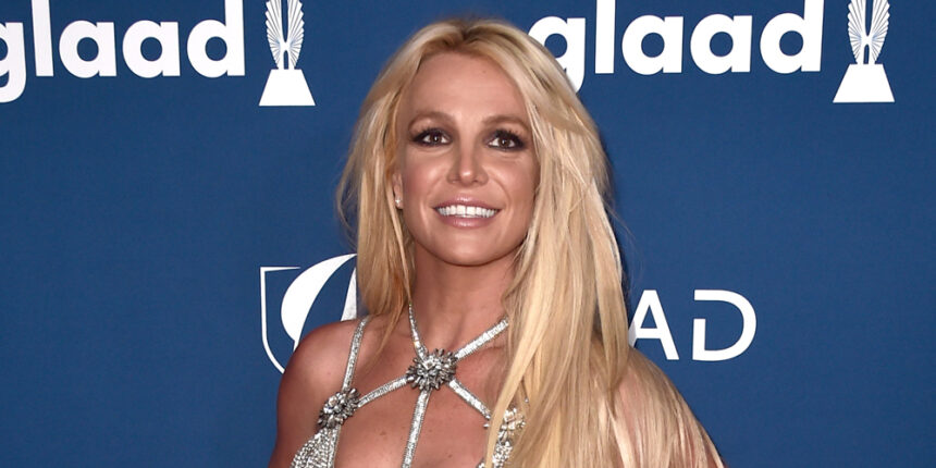 Britney Spears parla dopo aver tentato di fumare una sigaretta su un aereo