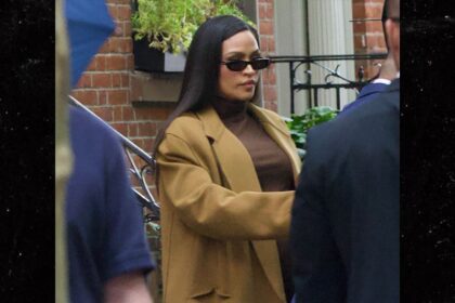 Cassie mentre andava al tribunale di New York per testimoniare contro Diddy