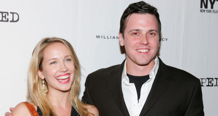 Anna Camp confronta il primo matrimonio con l'ex Michael Mosley con "una notte che è durata sette anni"