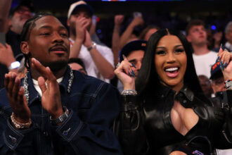 Cardi B & Stefon Diggs diventano ufficiali in coppia alla partita di Knicks durante la notte piena di PDA