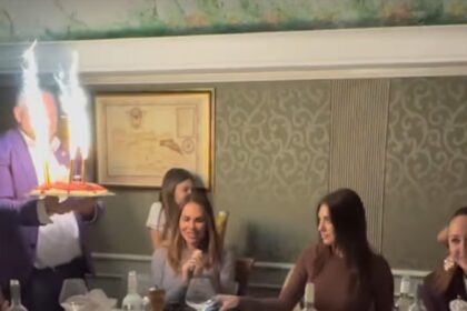 Chanel Totti dopo aver festeggiato i 18 anni con papà Francesco, celebra anche con mamma Ilary Blasi: la cena a Roma - Gossip.it