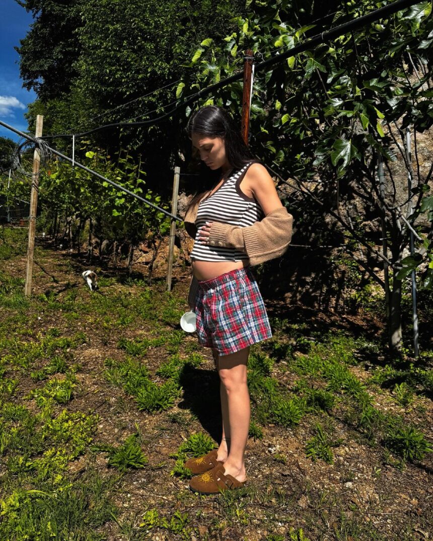 Cecilia Rodriguez si rilassa in Trentino: tra le vigne col pancione nel posto che ''le dà pace'' - Gossip.it