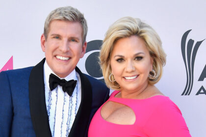 Todd e Julie Chrisley sono stati entrambi rilasciati dalla prigione dopo Trump Perdono, la prossima fermata ha rivelato