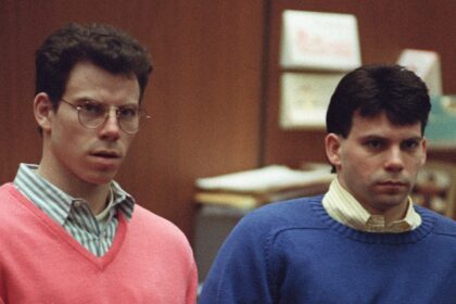 I fratelli Menendez reagiscono dopo il risentimento del caso di omicidio