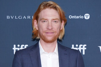 Domhnall Gleeson pesa il dibattito sul bambino Nepo: "Sono stato così fortunato"