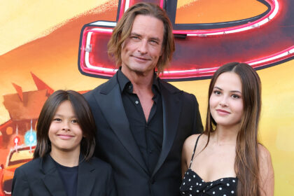 Josh Holloway ottiene il supporto dalla figlia Java e dal figlio Hunter alla premiere di "Duster"