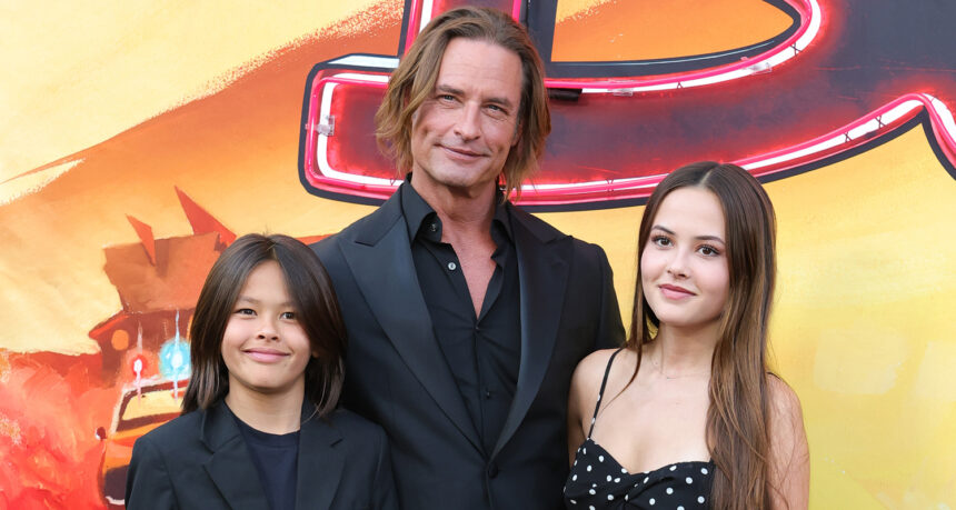 Josh Holloway ottiene il supporto dalla figlia Java e dal figlio Hunter alla premiere di "Duster"